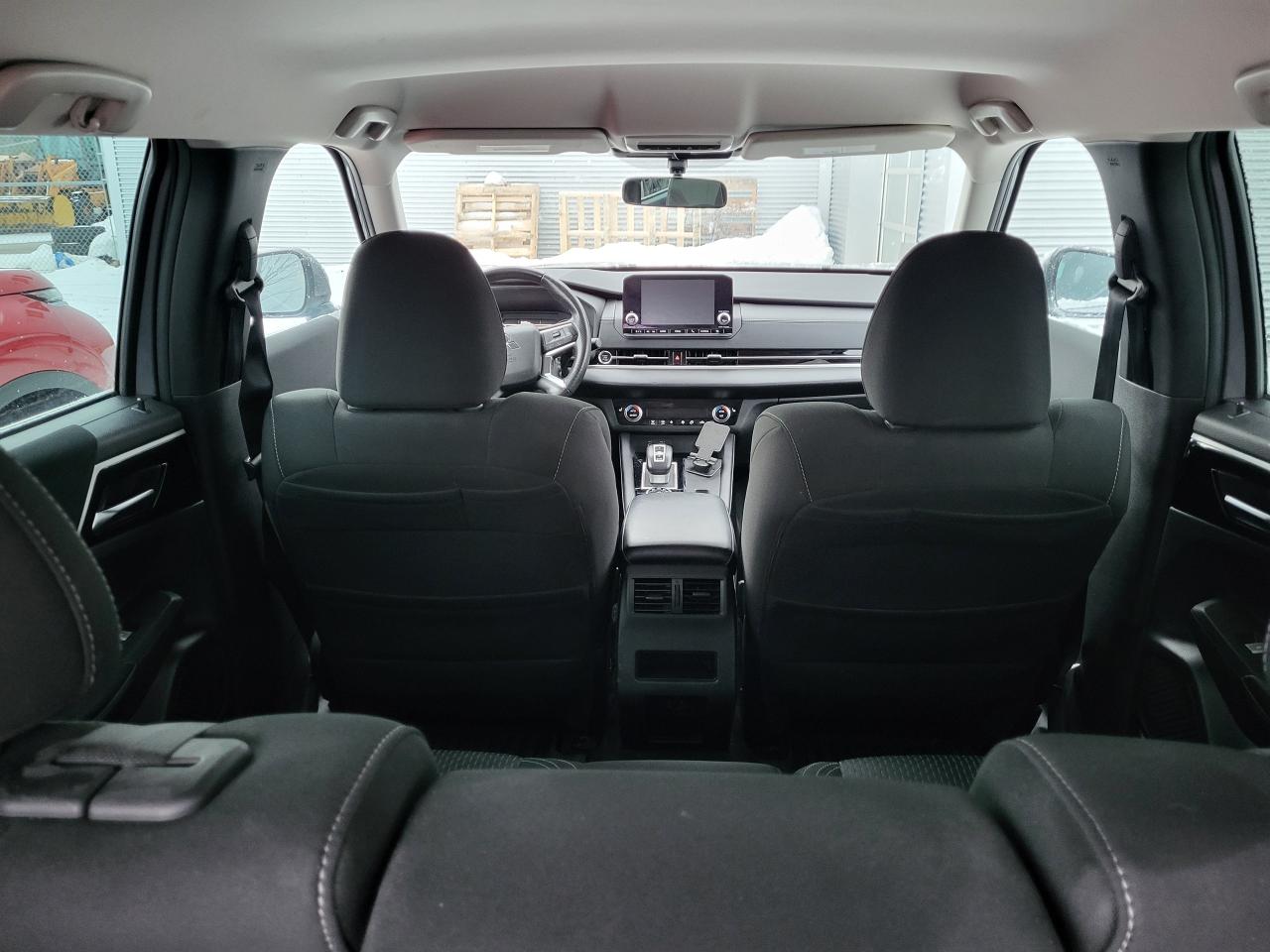 2022 Mitsubishi Outlander ES Photo