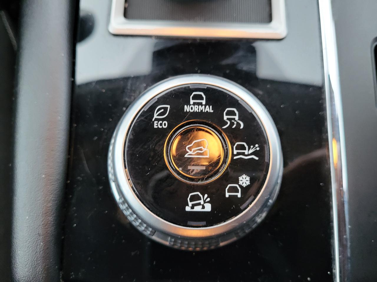 2022 Mitsubishi Outlander ES Photo