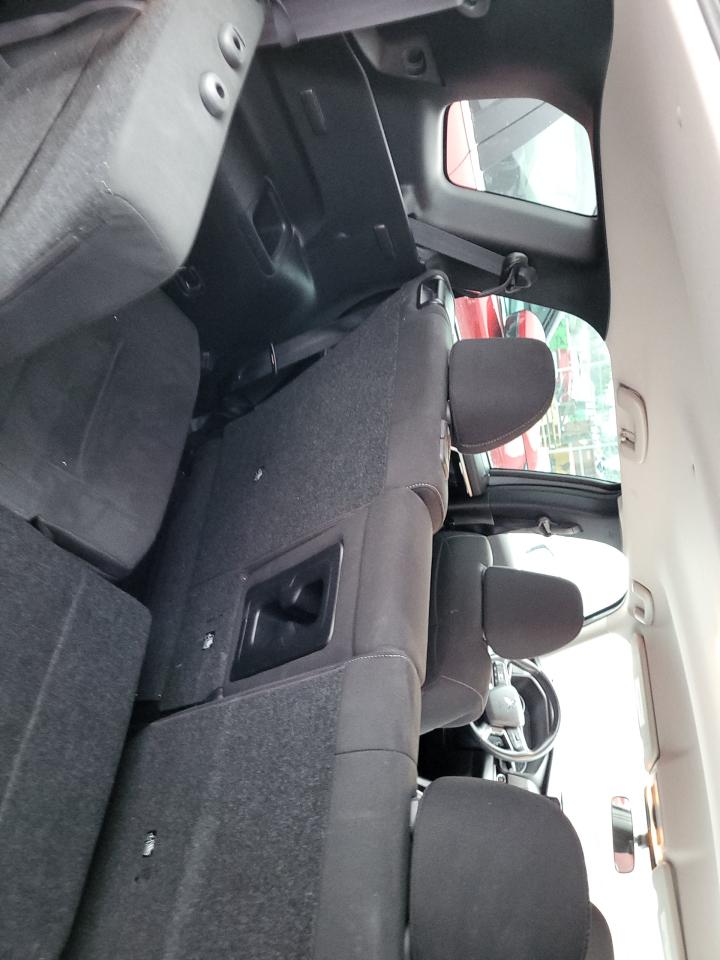 2022 Mitsubishi Outlander ES Photo