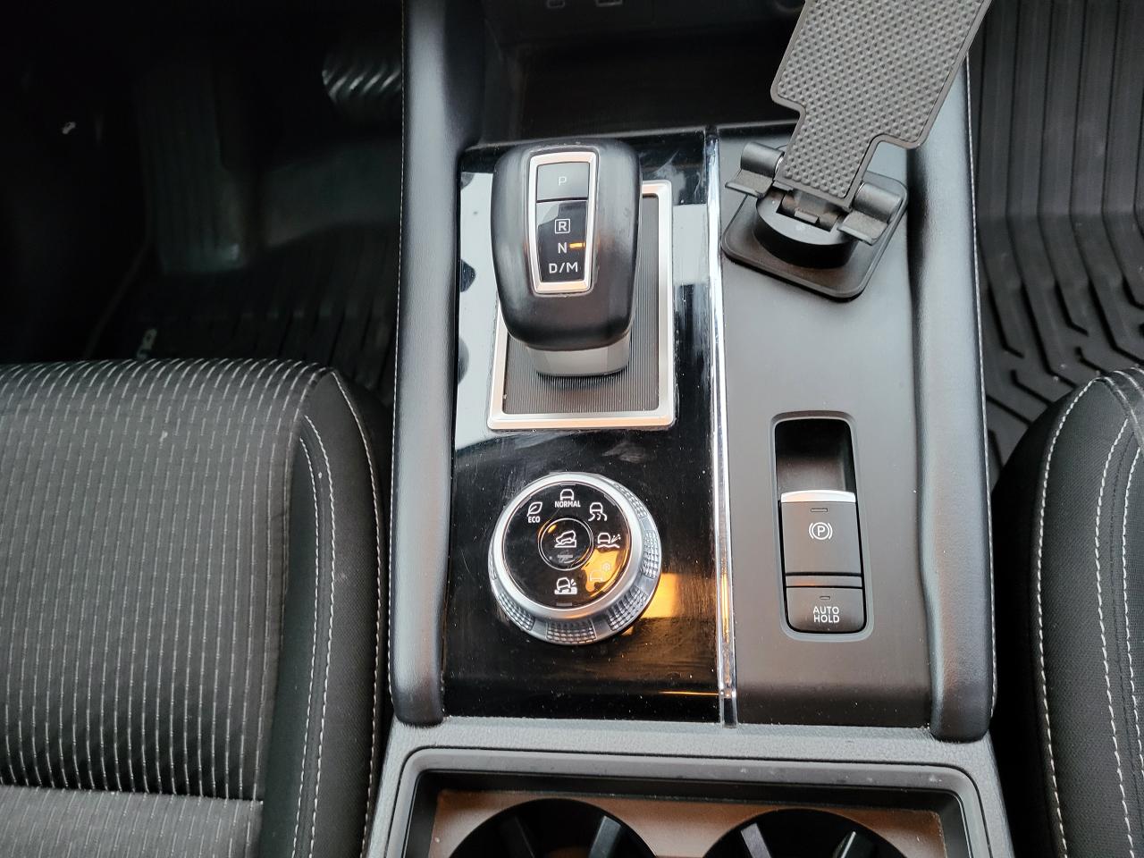 2022 Mitsubishi Outlander ES Photo