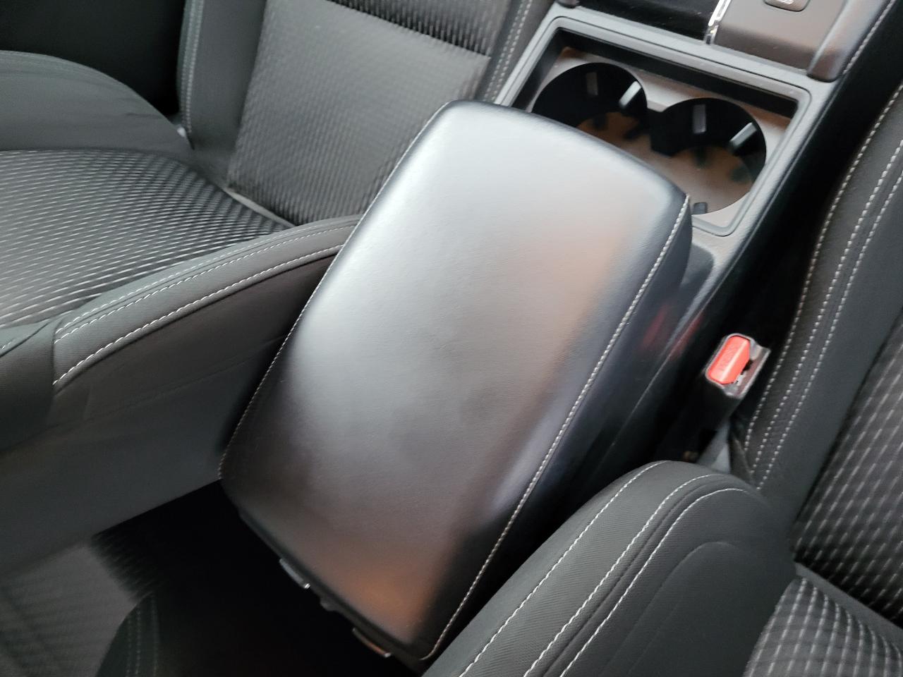 2022 Mitsubishi Outlander ES Photo