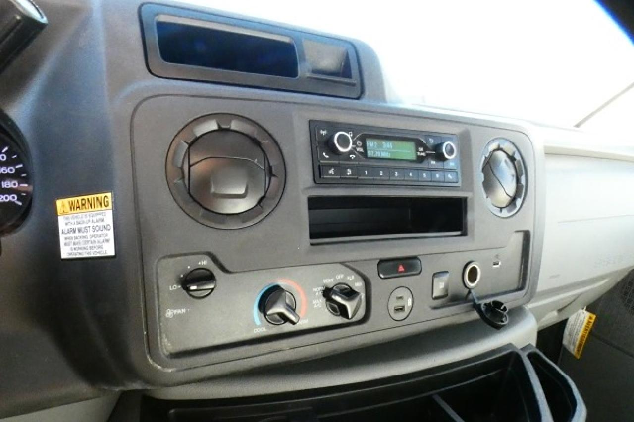 2023 Ford E-450 Unicell Cube Van DRW w/cloth seats - Photo #12