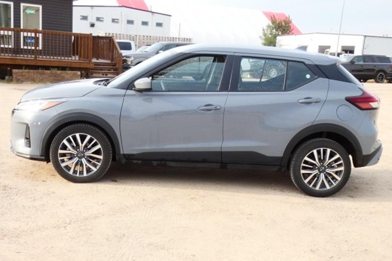 2024 Nissan Kicks SV w/Htd cloth, BUC - Photo #1