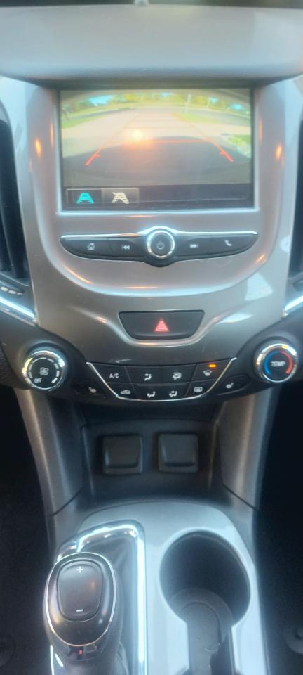 2016 Chevrolet Cruze LT - Photo #16