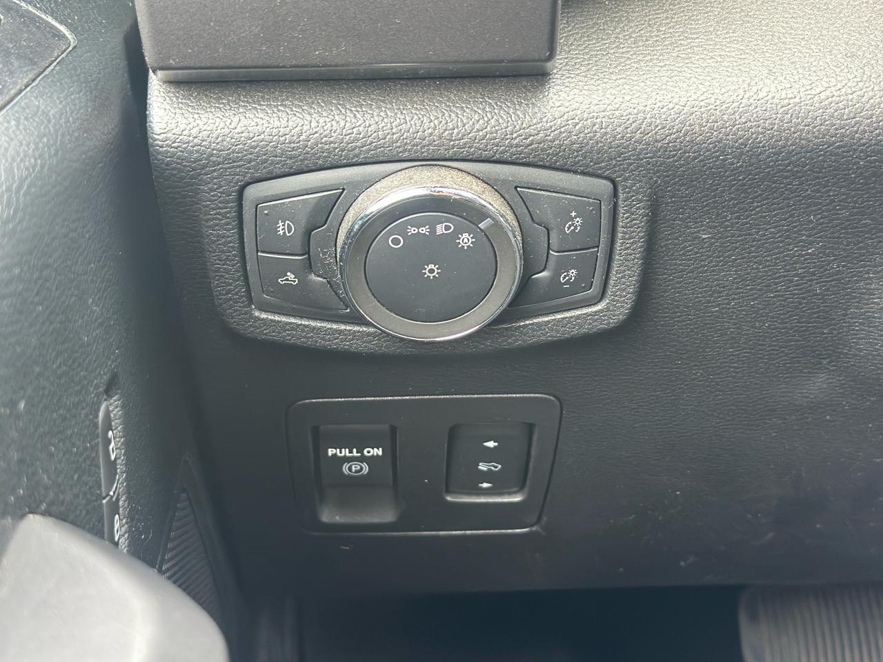 2020 Ford F-150 XLT 4X4 SUPER CREW W/ SPORT Photo5