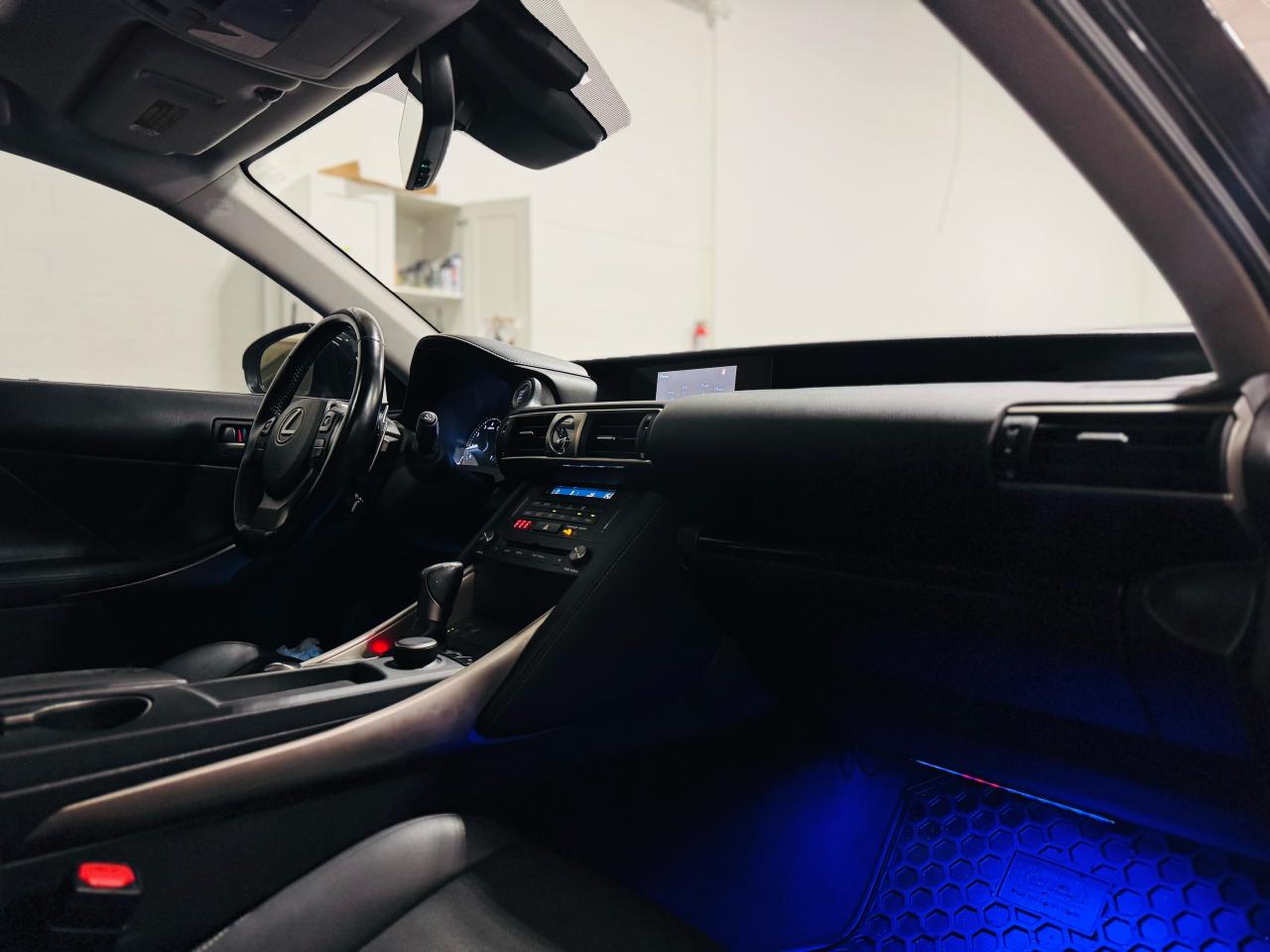 2020 Lexus IS IS 300 - Photo #24