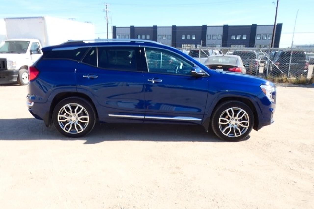 2023 GMC Terrain Denali AWD w/H&C L, pano S/R, NAV, BUC, HUD - Photo #5