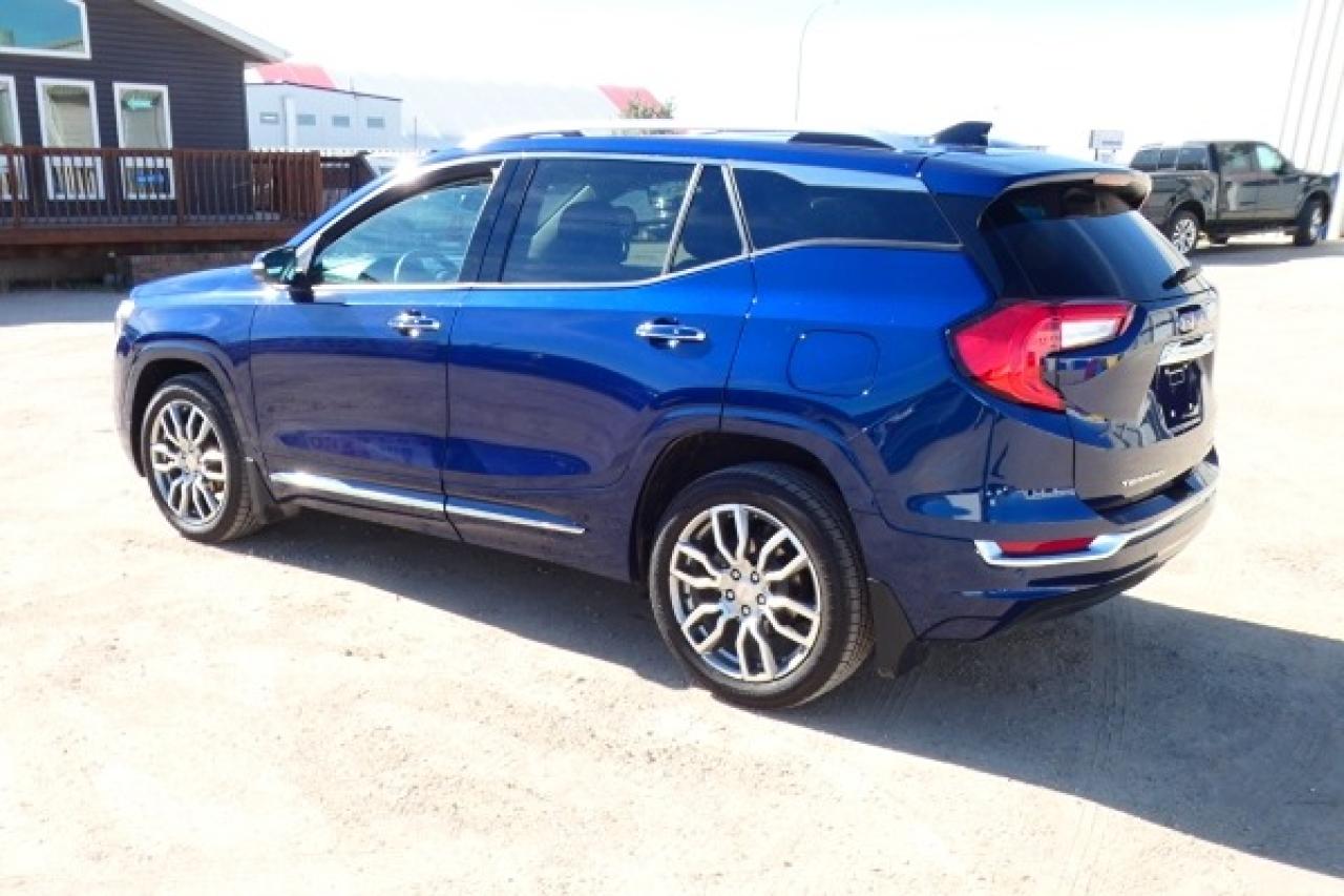 2023 GMC Terrain Denali AWD w/H&C L, pano S/R, NAV, BUC, HUD - Photo #8