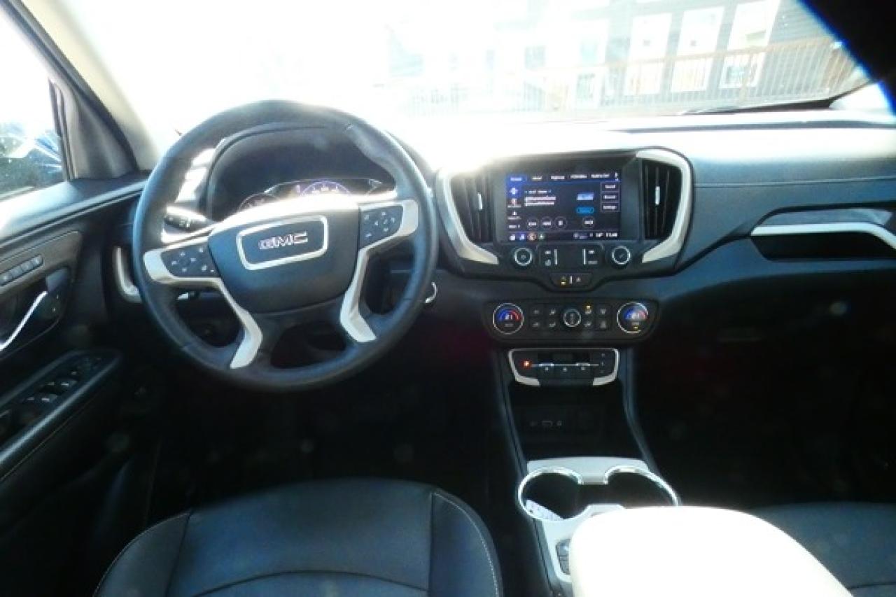 2023 GMC Terrain Denali AWD w/H&C L, pano S/R, NAV, BUC, HUD - Photo #12