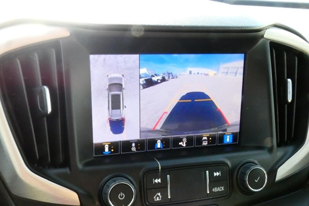2023 GMC Terrain Denali AWD w/H&C L, pano S/R, NAV, BUC, HUD - Photo #15