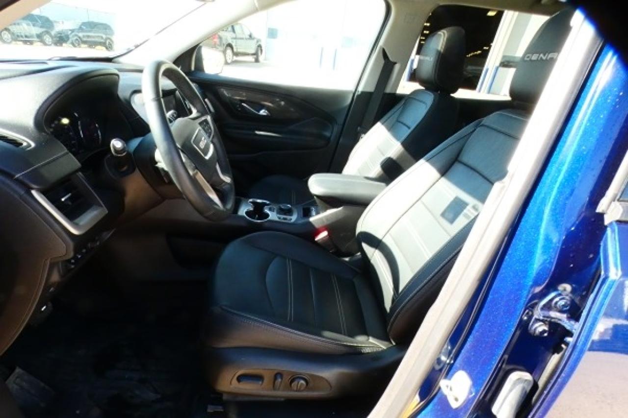 2023 GMC Terrain Denali AWD w/H&C L, pano S/R, NAV, BUC, HUD - Photo #11