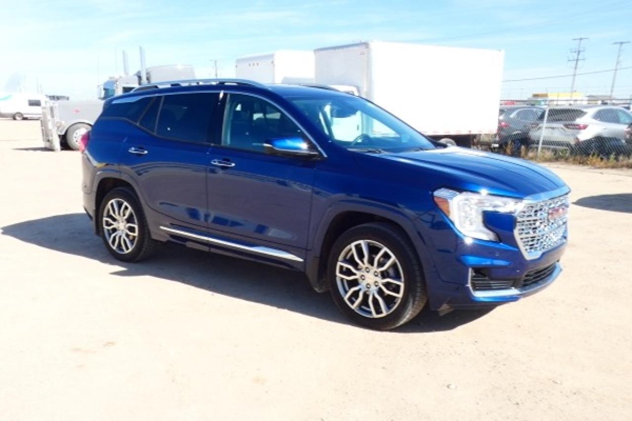 2023 GMC Terrain Denali AWD w/H&C L, pano S/R, NAV, BUC, HUD - Photo #4