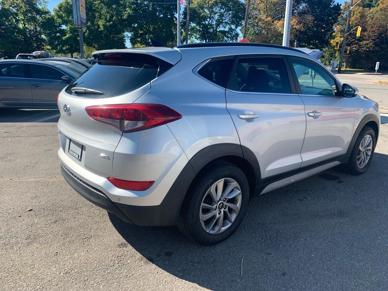 2018 Hyundai Tucson Luxury / PANO.ROOF / NAV / LTHR / AWD / LOW KMS Photo6