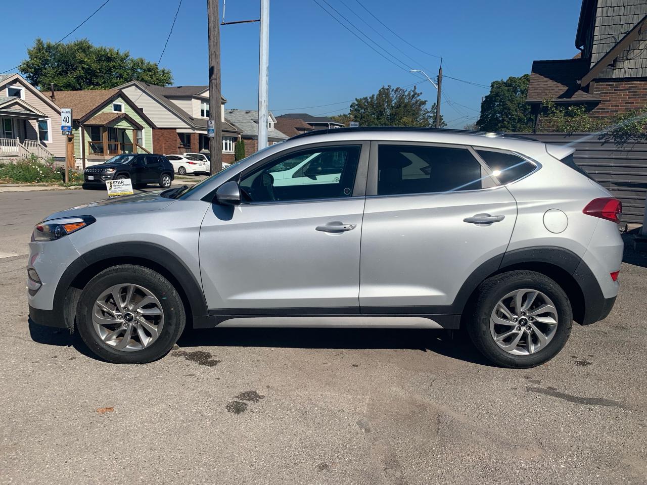 2018 Hyundai Tucson Luxury / PANO.ROOF / NAV / LTHR / AWD / LOW KMS Photo2