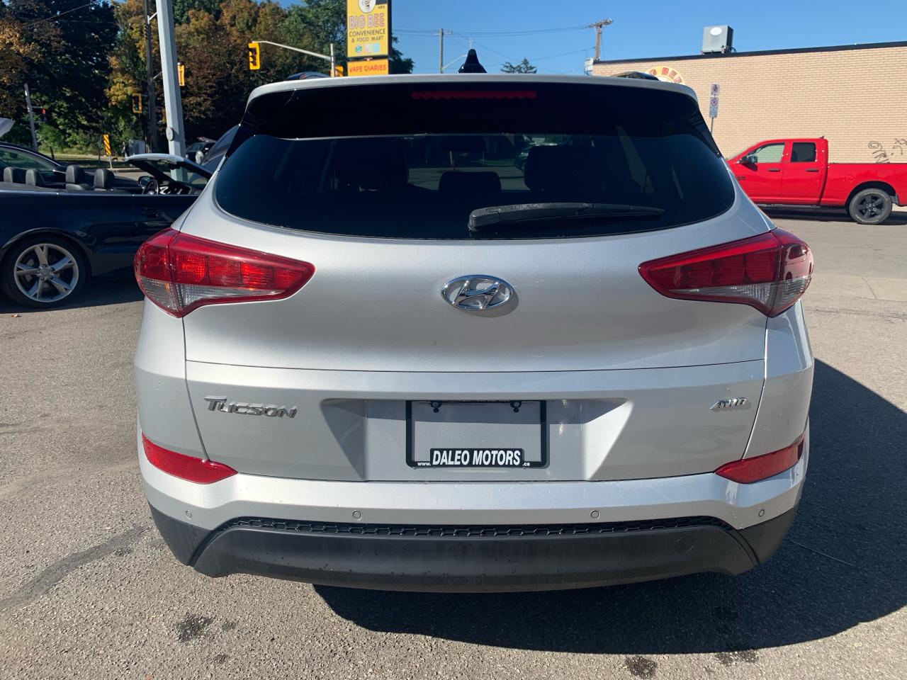 2018 Hyundai Tucson Luxury / PANO.ROOF / NAV / LTHR / AWD / LOW KMS Photo4