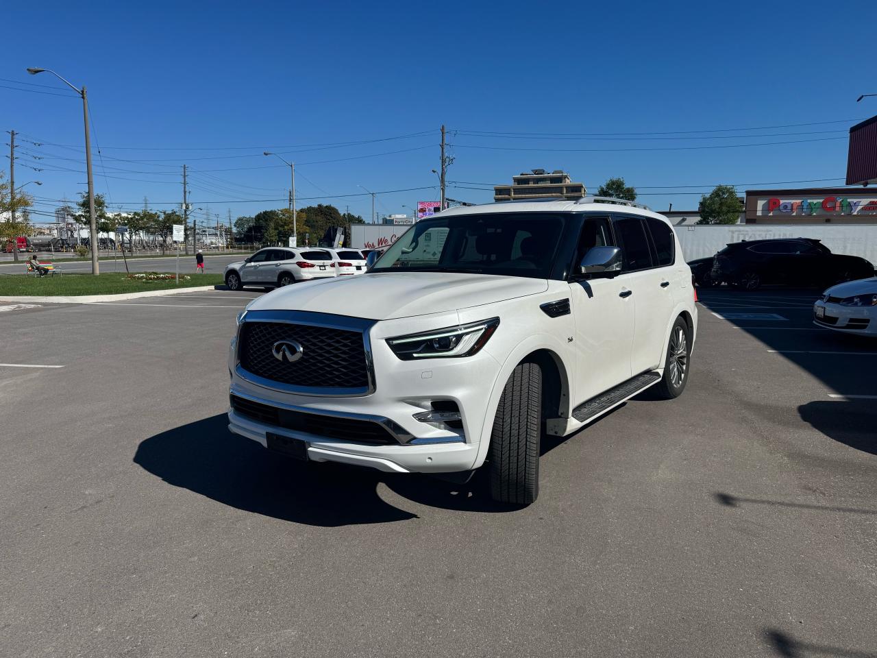 2018 Infiniti QX80 LIMITED AWD 8 PASS AWD LEATHER SUNROOF NAV DVD CAM Photo2