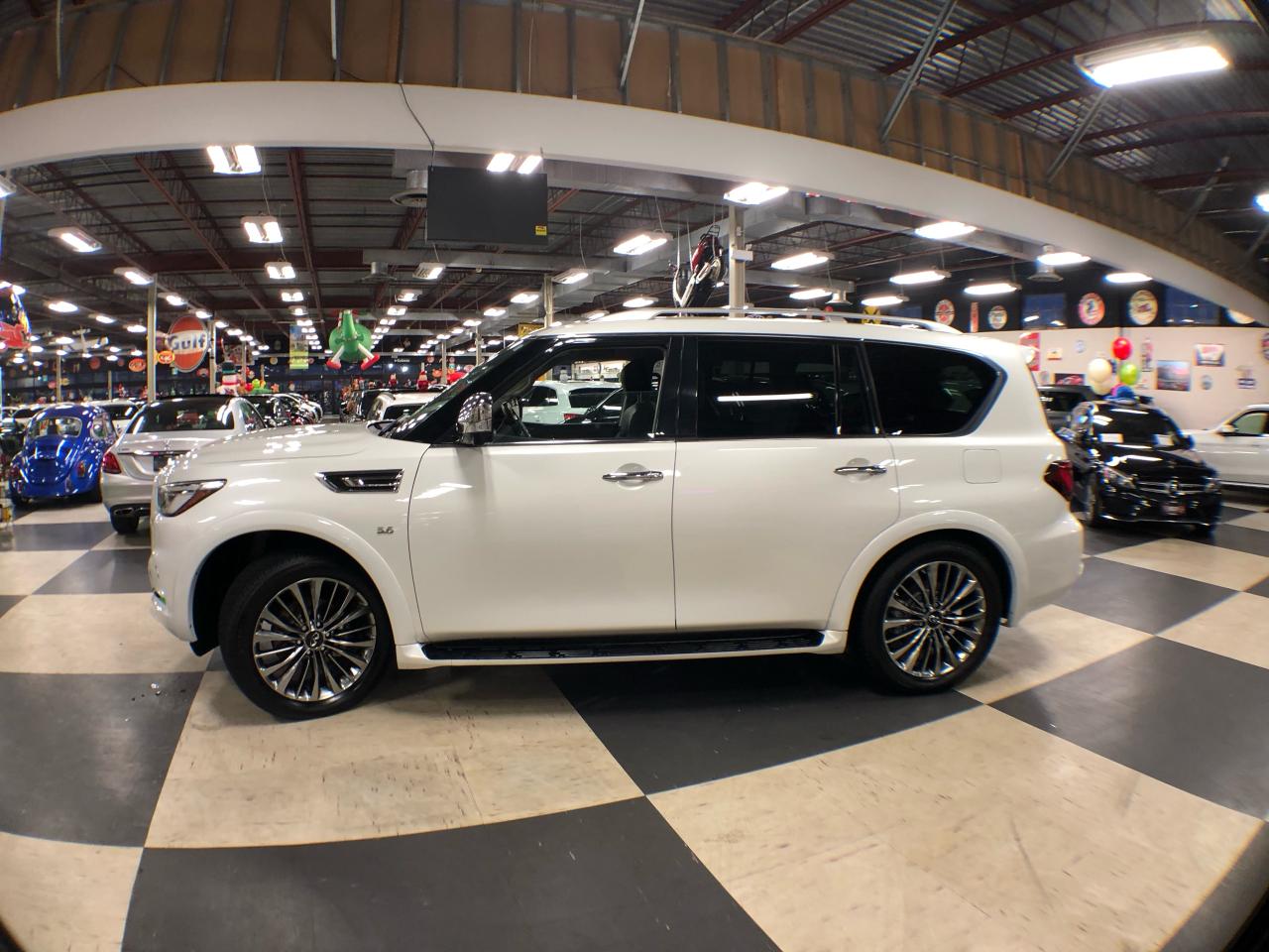 2018 Infiniti QX80 LIMITED AWD 8 PASS AWD LEATHER SUNROOF NAV DVD CAM Photo3