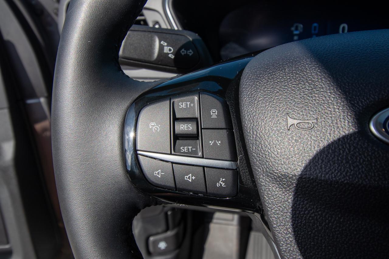 2023 Ford Escape PHEV FWD Photo5