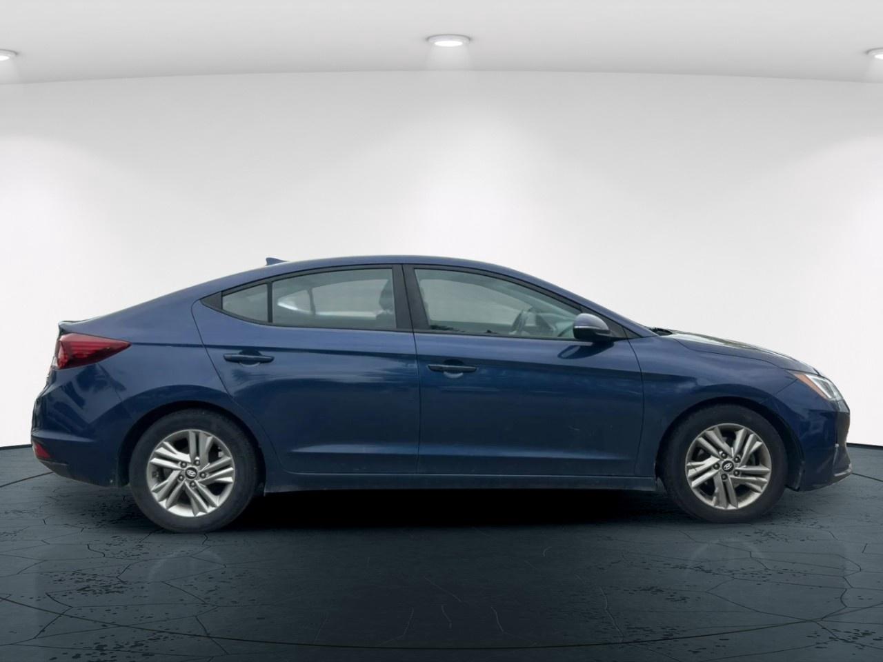 2019 Hyundai Elantra SEL Photo