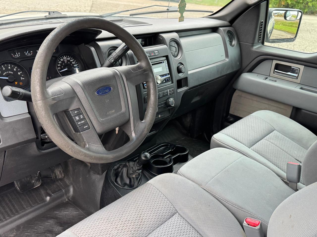 2011 Ford F-150 XL **EXCELLENT WORK TRUCK**CERTIFIED** - Photo #17