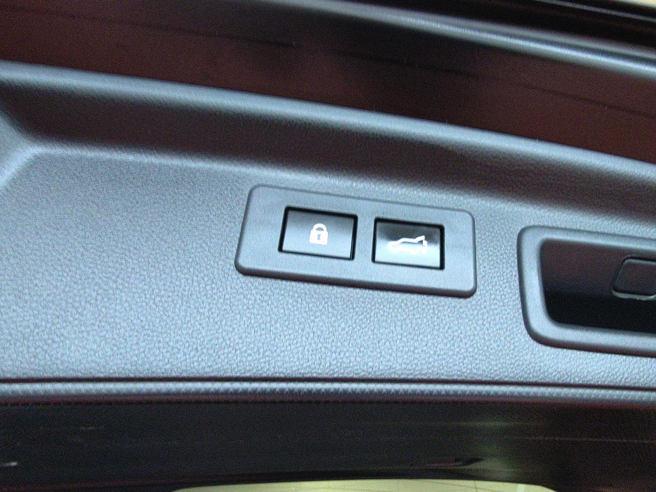 2019 Subaru Forester Premier Photo0