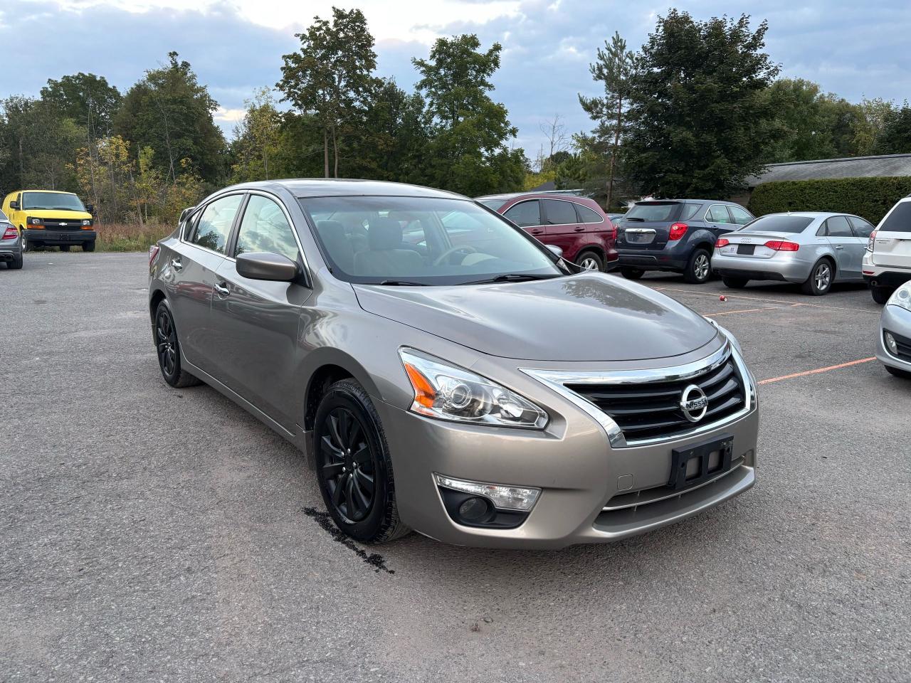 Used 2013 Nissan Altima 2.5 S for sale in Gloucester, ON