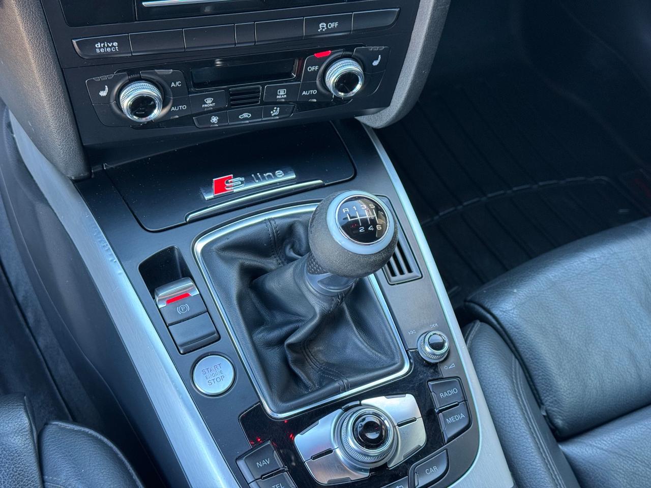 2015 Audi A4 Technik plus **6 SPEED MANUAL** - Photo #23