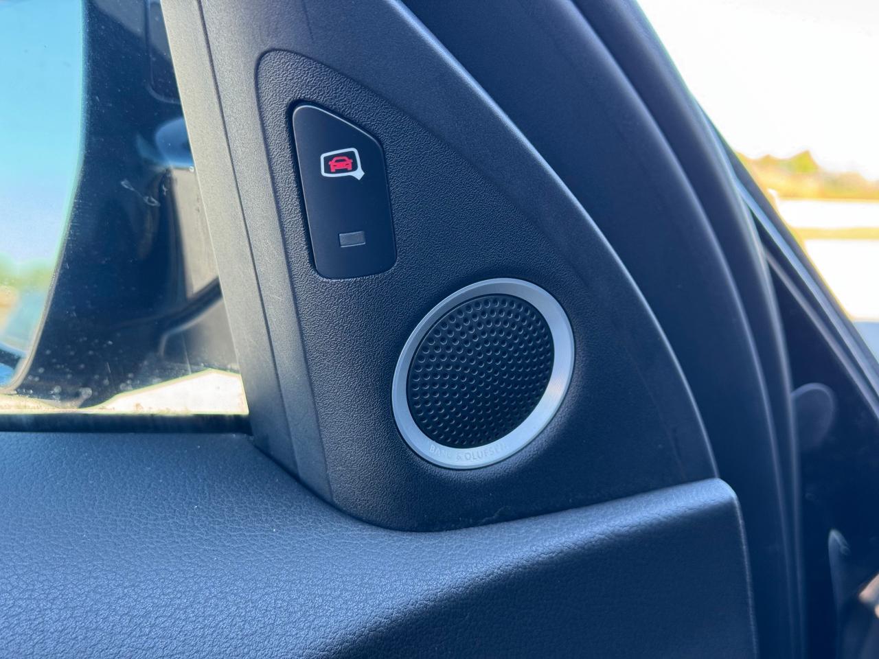 2015 Audi A4 Technik plus **6 SPEED MANUAL** - Photo #26