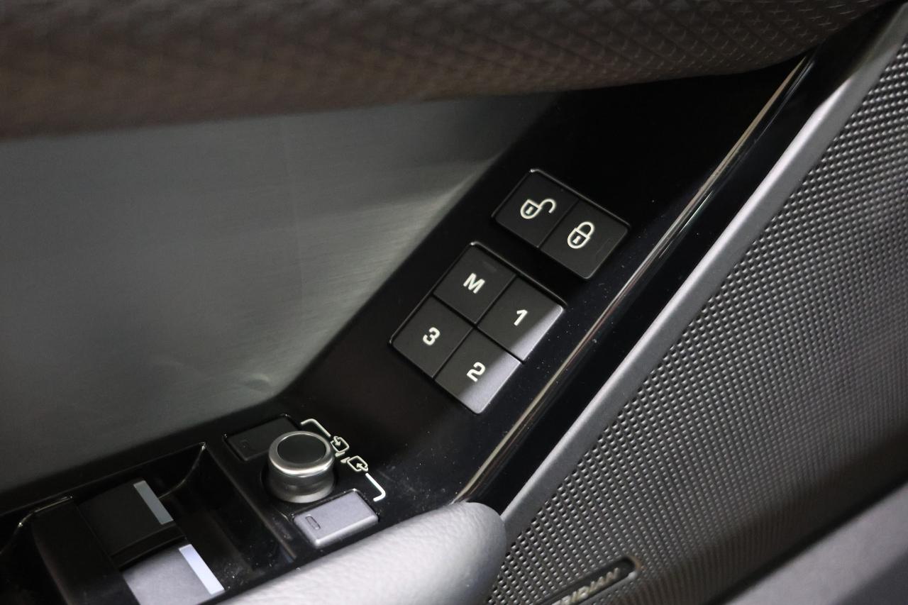 2020 Land Rover Range Rover Velar R-Dynamic S - PANO|NAVI|CAMERA|BLINDSPOT - Photo #20