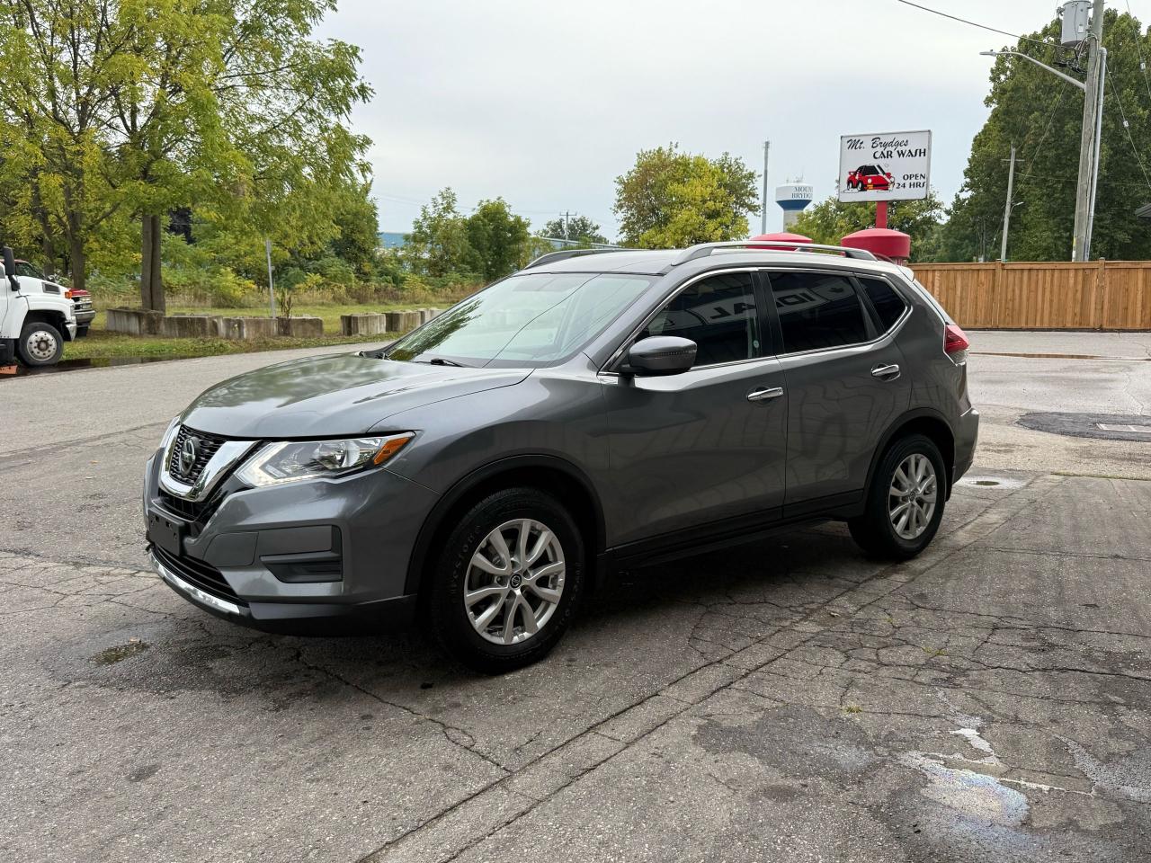 2020 Nissan Rogue SV - Photo #3