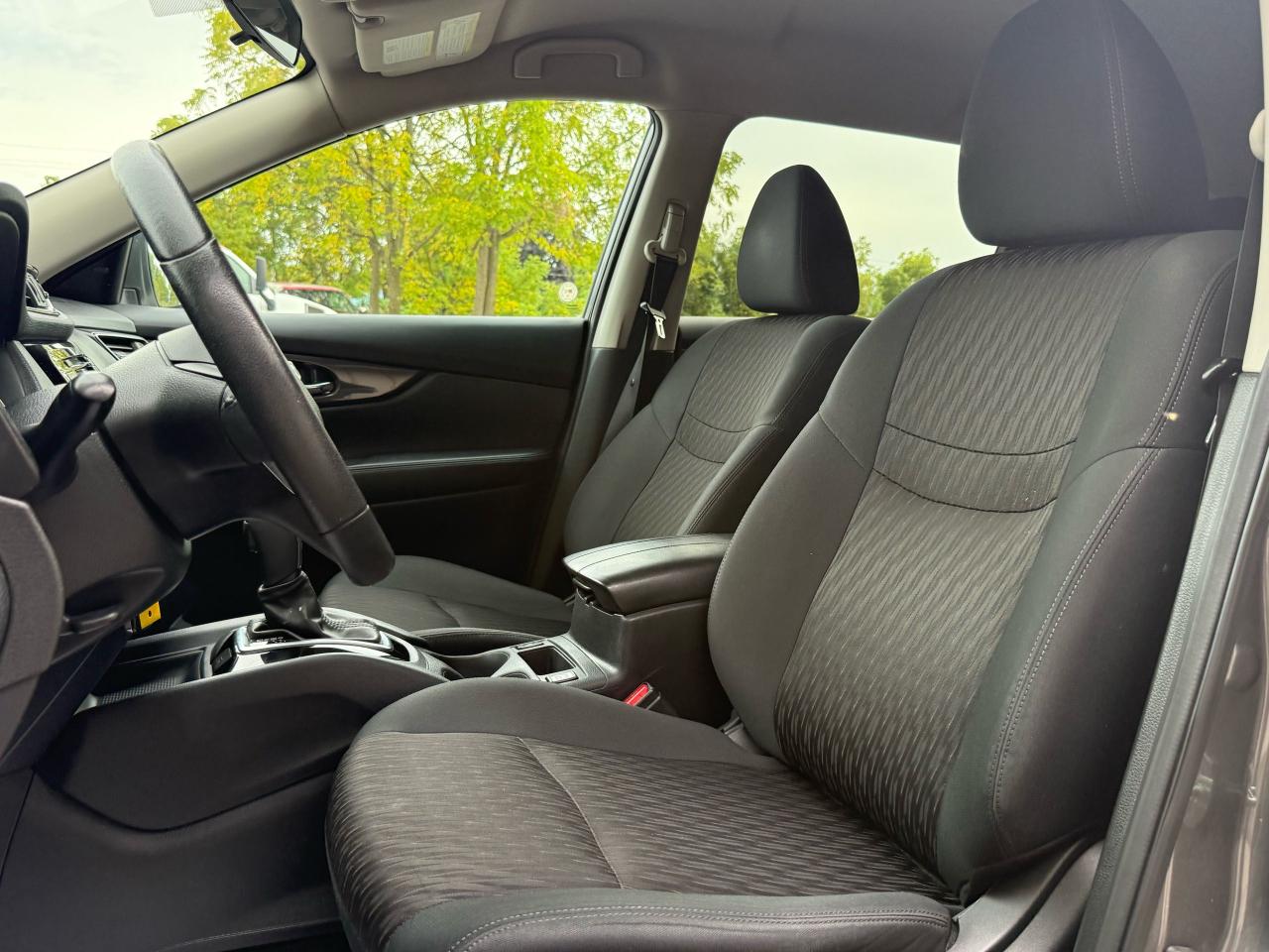 2020 Nissan Rogue SV - Photo #7