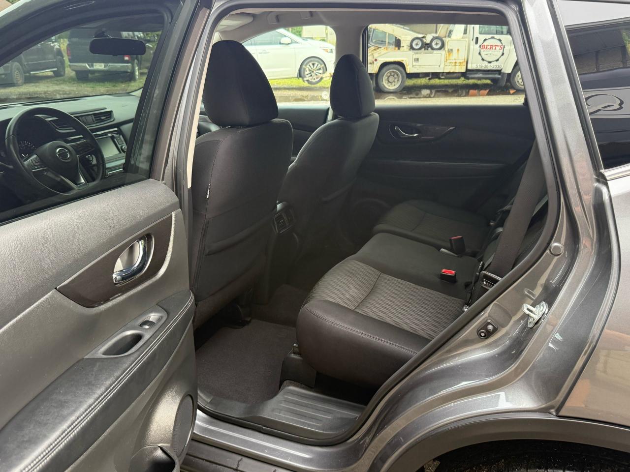 2020 Nissan Rogue SV - Photo #6