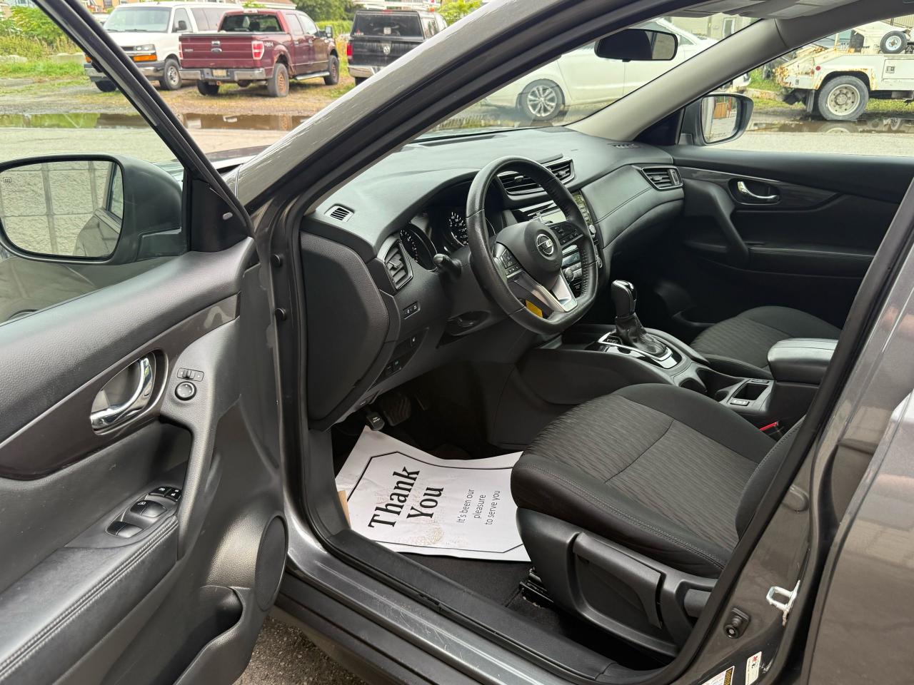 2020 Nissan Rogue SV - Photo #5