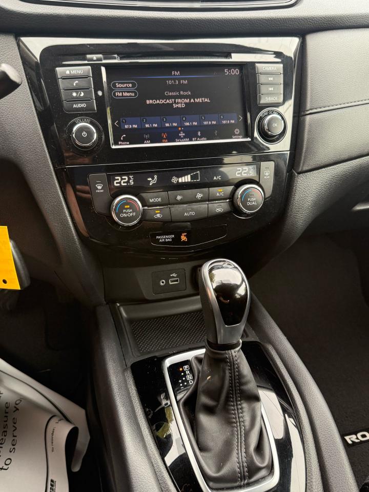 2020 Nissan Rogue SV - Photo #11