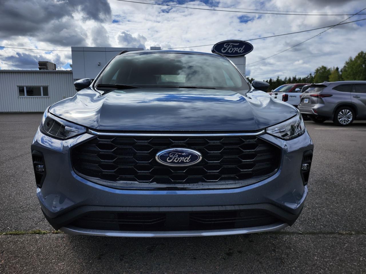 2025 Ford Escape ST-Line Select AWD Photo