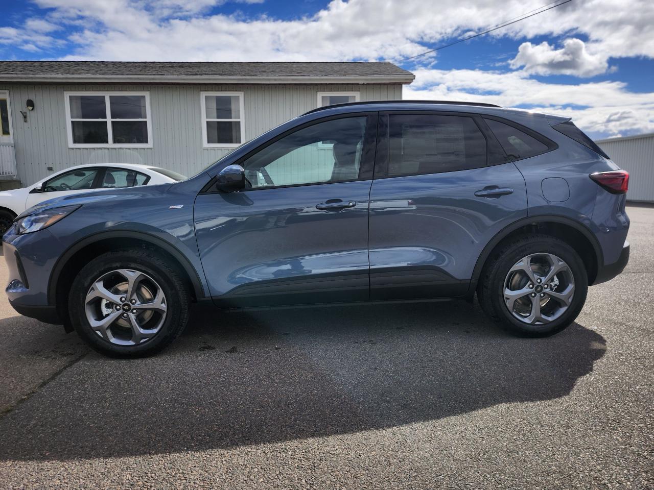2025 Ford Escape ST-Line Select AWD Photo5
