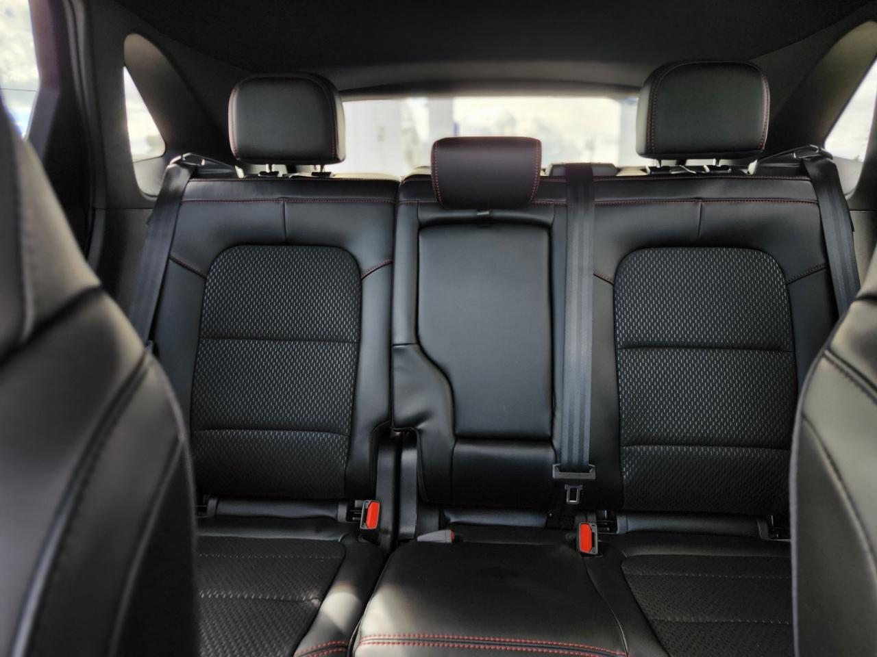 2025 Ford Escape ST-Line Select AWD Photo5