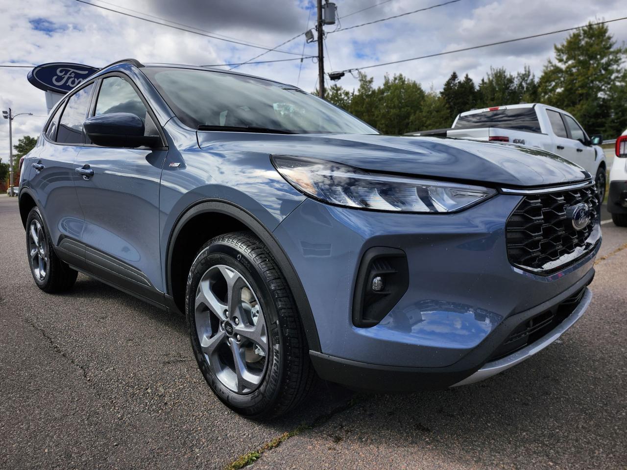 2025 Ford Escape ST-Line Select AWD Photo5