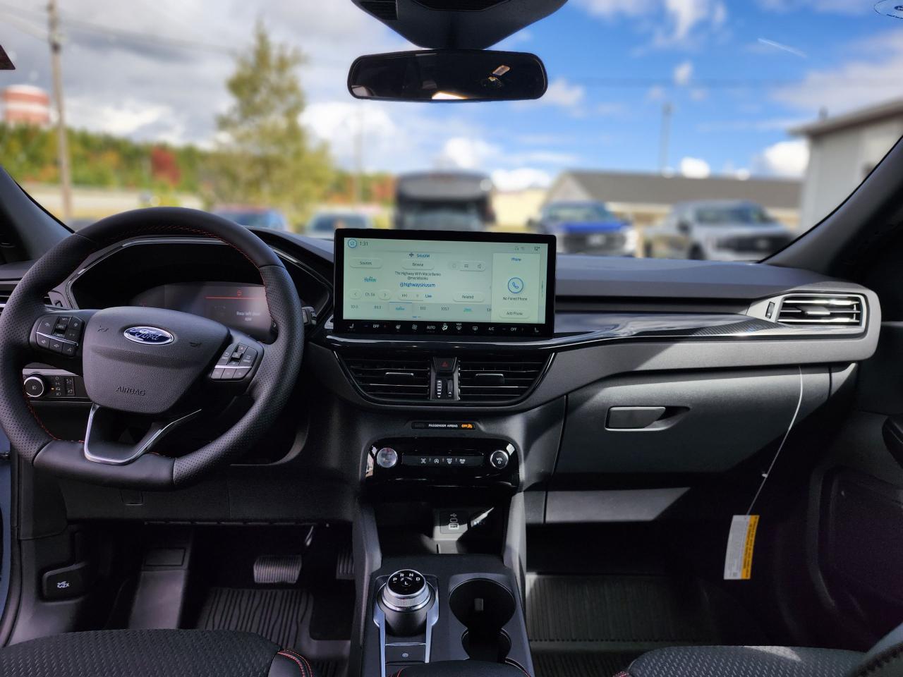 2025 Ford Escape ST-Line Select AWD Photo5