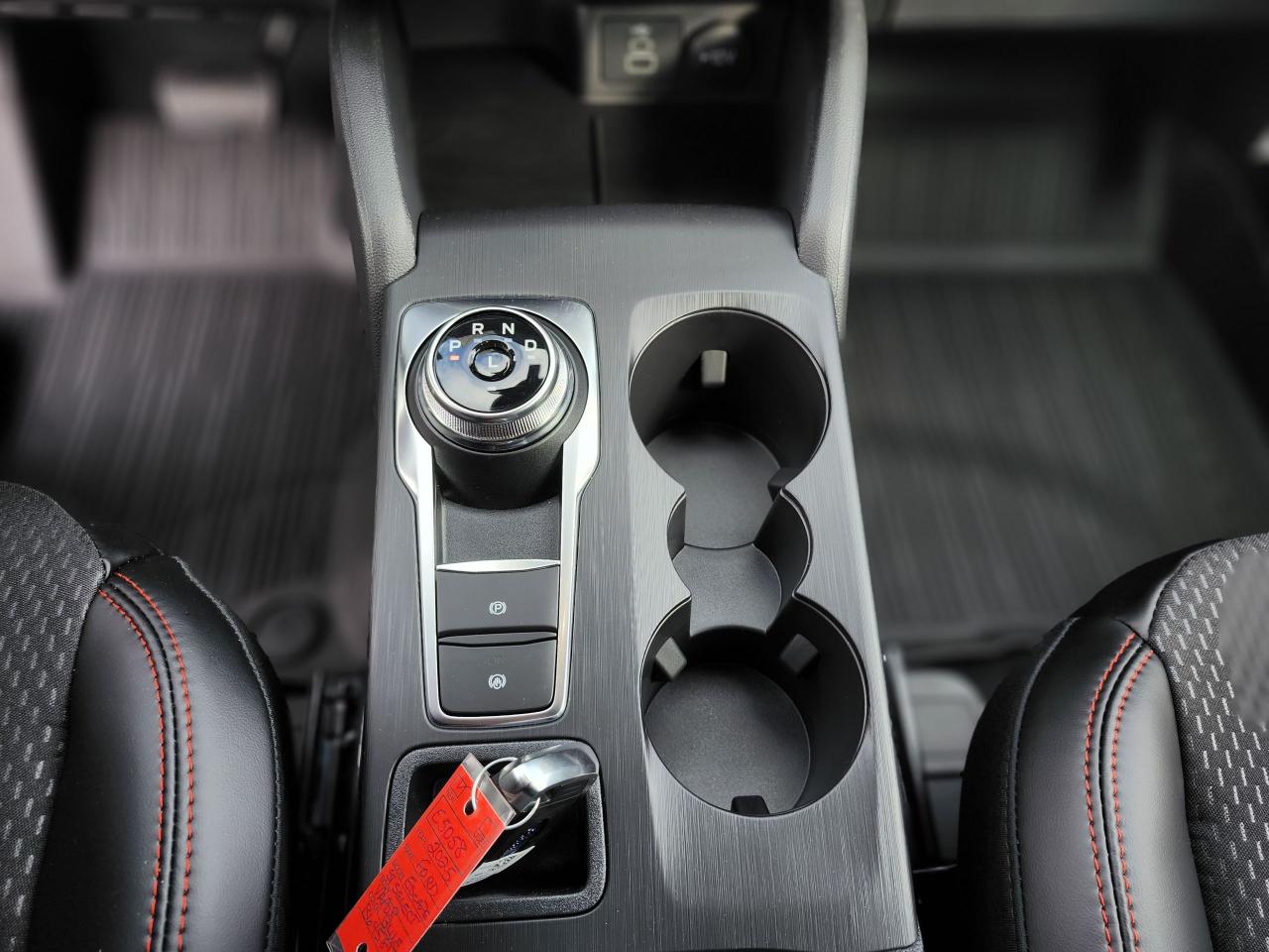 2025 Ford Escape ST-Line Select AWD Photo5