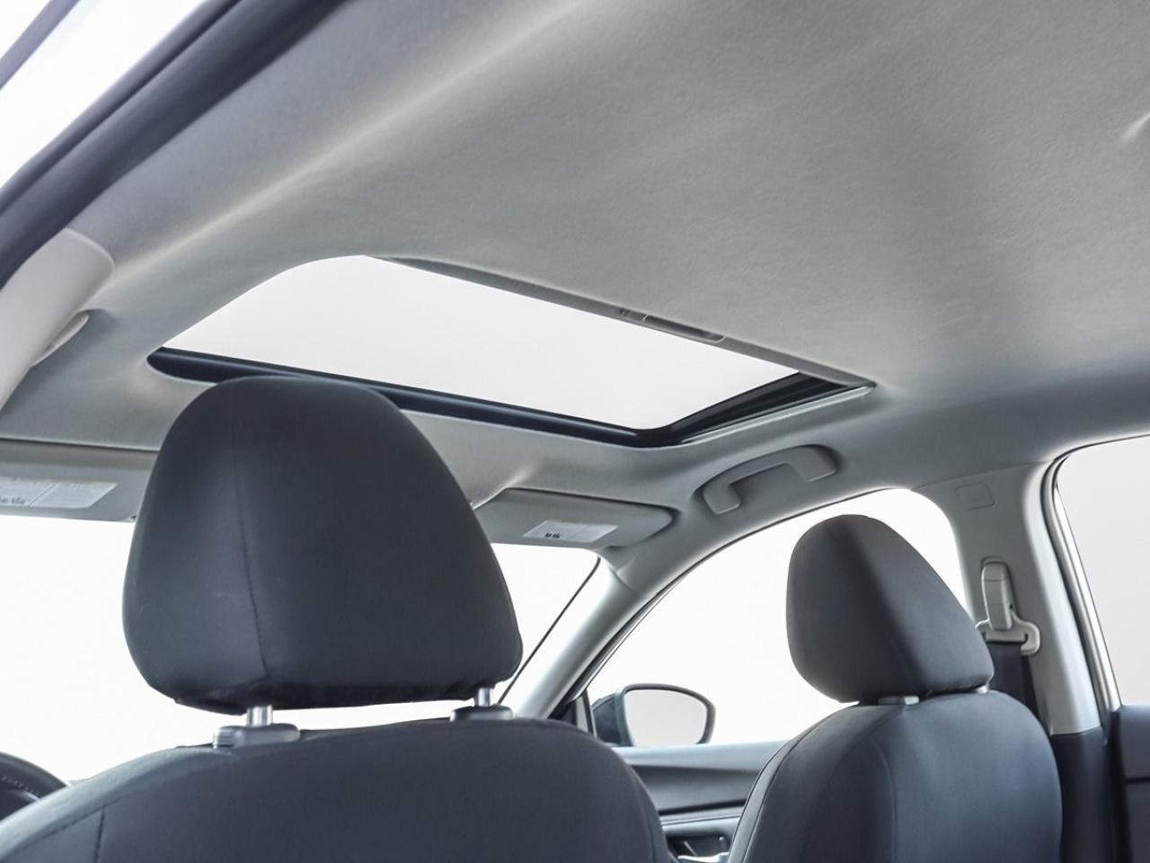 2023 Nissan Sentra SR Midnight Edition Photo