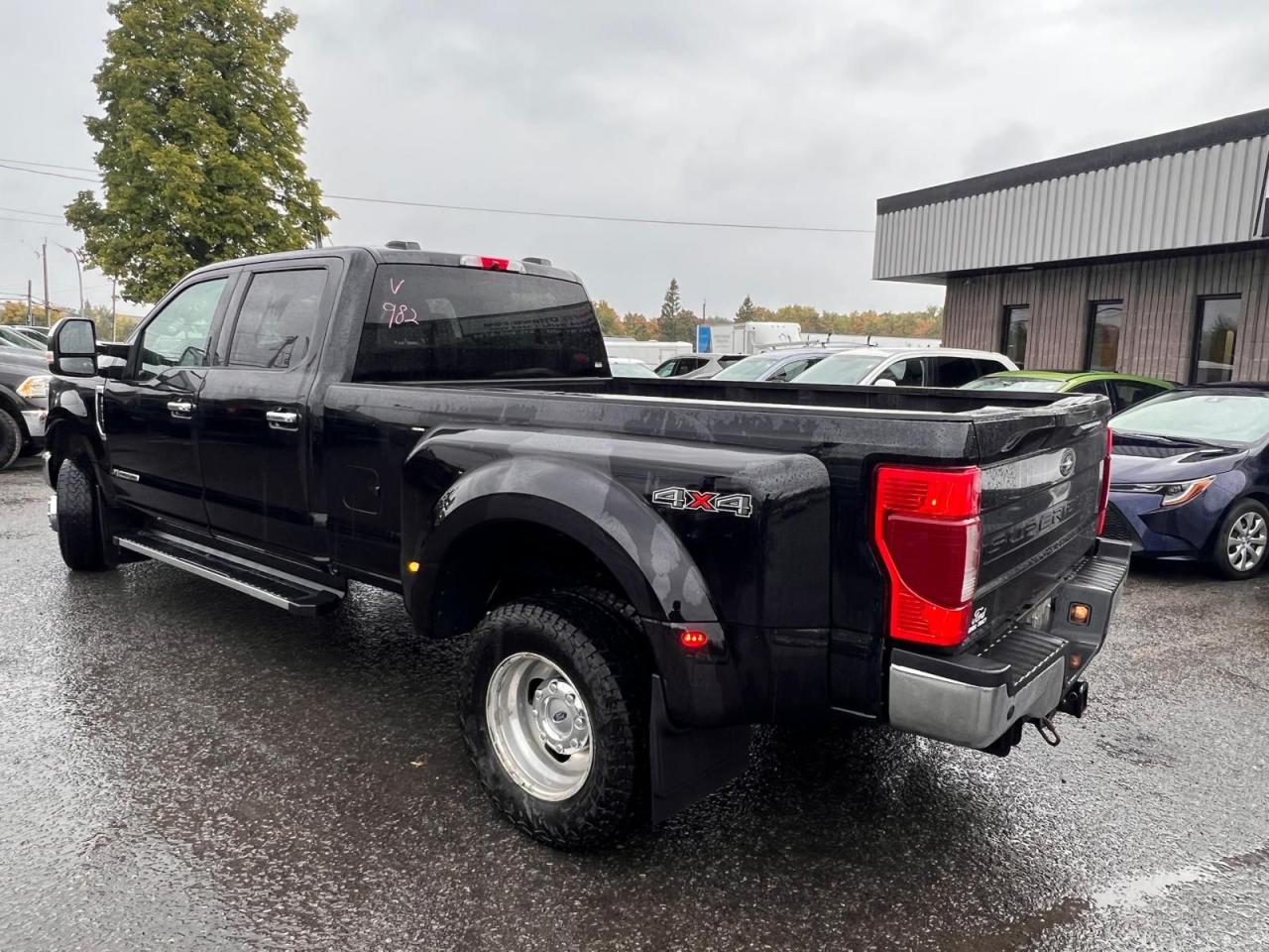 2021 Ford SUPER DUTY F-350 DRW XLT - Photo #3