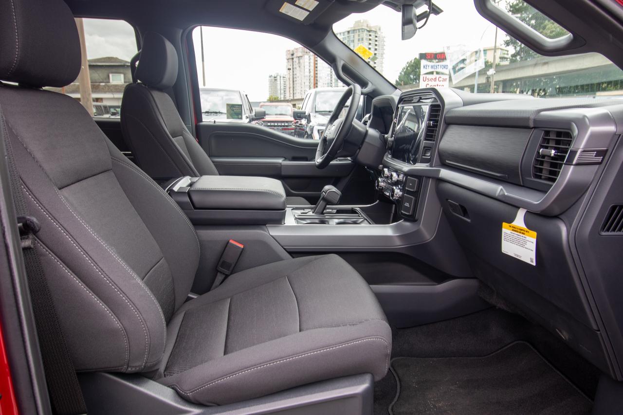 2025 Ford F-150 XLT 4WD SuperCrew 5.5' Box Photo5
