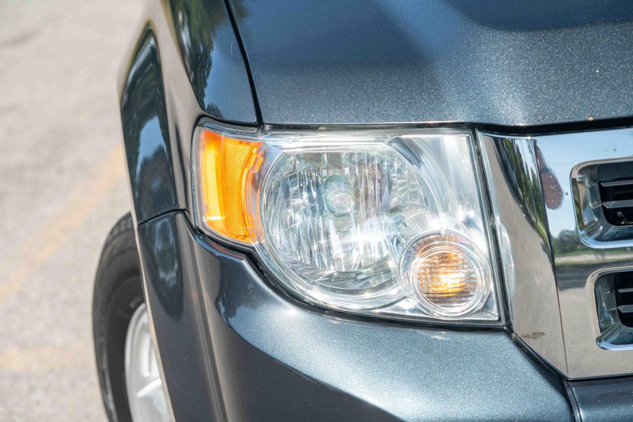 2009 Ford Escape XLT - Photo #8
