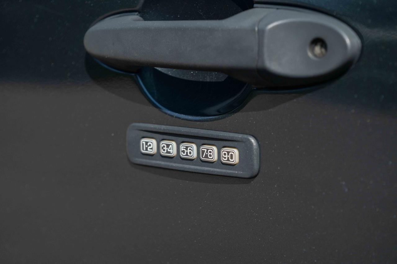 2009 Ford Escape XLT - Photo #17