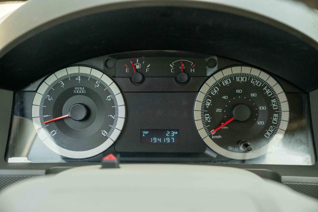 2009 Ford Escape XLT - Photo #26