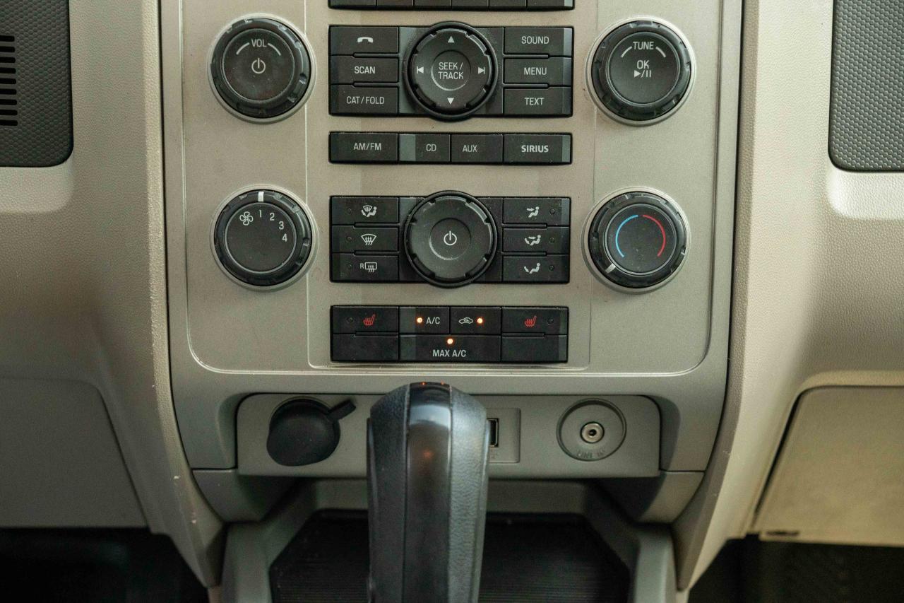 2009 Ford Escape XLT - Photo #32