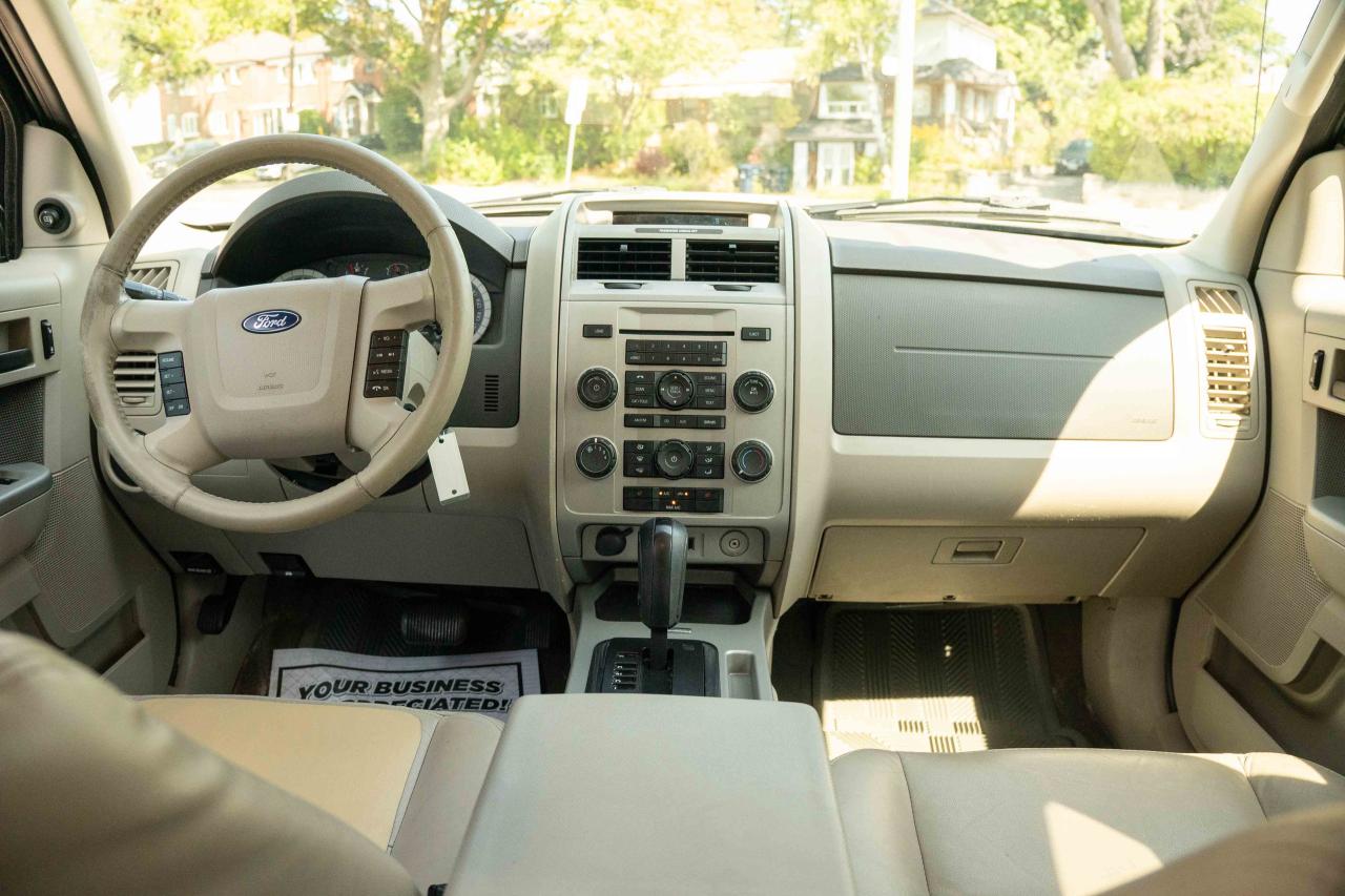 2009 Ford Escape XLT - Photo #38