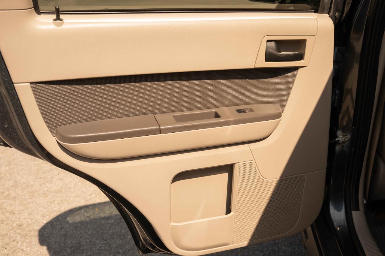 2009 Ford Escape XLT - Photo #41