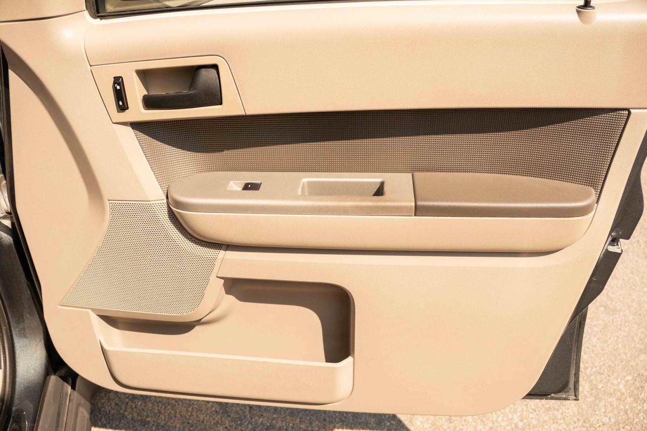 2009 Ford Escape XLT - Photo #46